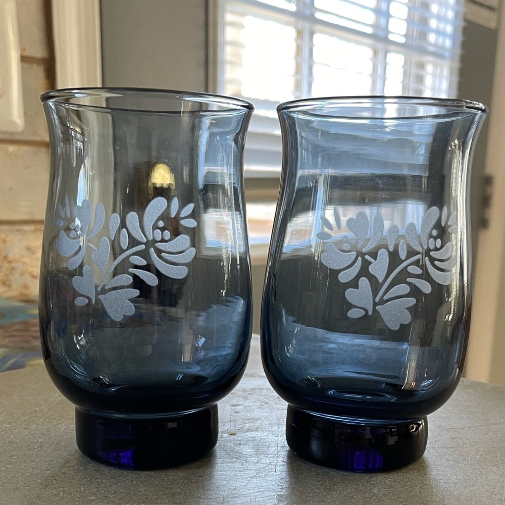 Pfaltzgraff Yorktown Glasses Hold 14oz to the Rim. Barely Used (if at all).